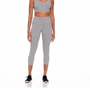 Black - High-Rise Cropped Leggings